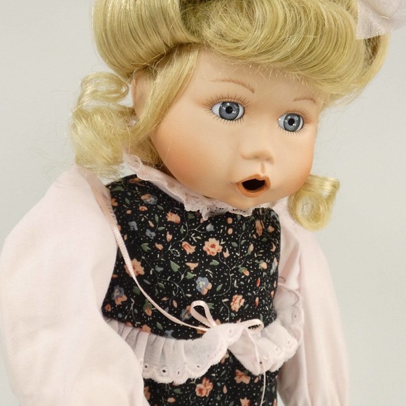 1991 Knowles My Closet Friend Evie Boo Bear And Me Porcelain Doll /w stand FCJE3 - Picture 10 of 12